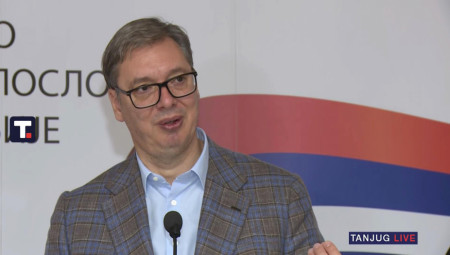 Predsednik se sinoć obratio građanima o blokaderskom nasilju u Novom Sadu, potpisivanju vojnog sporazuma Hrvatske i Slovenije i najavljenoj vojnoj paradi u Beogradu