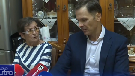 Ministar finansija i potpredsednik Vlade Srbije Siniša Mali posetio je porodicu Budimir i govorio o novim ekonomskim merama