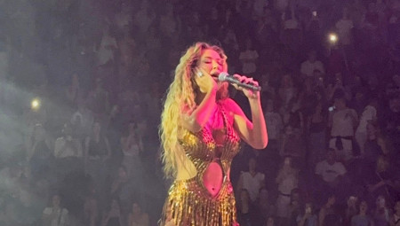 Pevačica publici poručila: Spremite se, večeras uživo snimamo novi spot