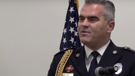 „Prljava značka“, kako se naziva policijski službenik povezan sa mafijom i kriminalnim radnjama uz zloupotrebu službenog položaja, jeste nadimak za koji se ispostavilo da ga u potpunosti zaslužuje Vulević