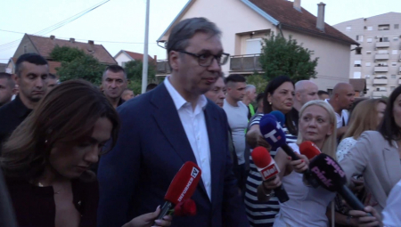 Predsednik Srbije Aleksandar Vučić osvrnuo se na javne izjave Milomira Jaćimovića, koji se hvali da za samo dva dana uspe da zaradi čak 900.000 evra