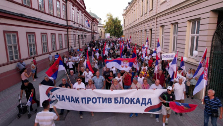 Širom Srbije juče su održani narodni skupovi za pristojnu Srbiju, za mir i napredak, a protiv bilo kakvih blokada i nasilja