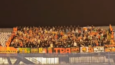 Na fudbalskoj utakmici između Hrvatske i Crne Gore orilo se "Ubij Srbina", zbog čega bi morale da reaguju, i kazne navijače i fudbalske saveze i evropske i svetske fudbalske federacije.