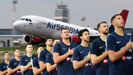 Kao nacionalna avio-kompanija, Er Srbija je uvek na strani sportista Republike Srbije i ponosna je dugogodišnju saradnju sa sportskim savezima, o čemu svedoči niz uspešno realizovanih letova ka brojnim međunarodnim prvenstvima.