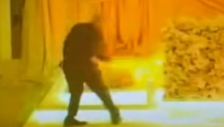 Mladenci iz Kalifornije doživeli su šok na sopstvenom venčanju kada su dvojica muškaraca ukrala oko 60.000 dolara u gotovini i čekovima iz kutije sa poklonima