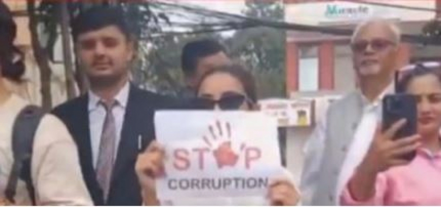 Krvave šake u Nepalu