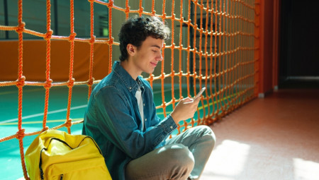 Šesnaestogodišnji momak iz Srbije nedavno je privukao veliku pažnju korisnika društvenih mreža svojom zrelošću i odgovornim ponašanjem tokom udvaranja jednoj devojci