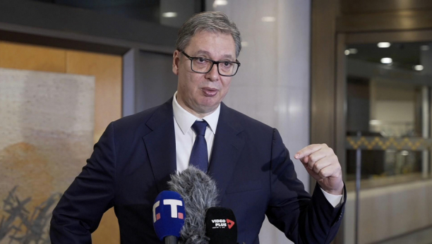 Obracanje predsednika Vucica iz Tokija