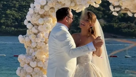 Na svadbi su se okupili poznati TV voditelji, bivše misice i ugledna imena svetske avijacije