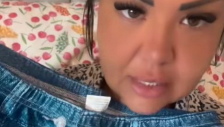 Jedna žena doživela je pravi šok prilikom online kupovine sa Sheina, kada je paket sa farmerkama koji je naručila stigao potpuno drugačiji od očekivanog