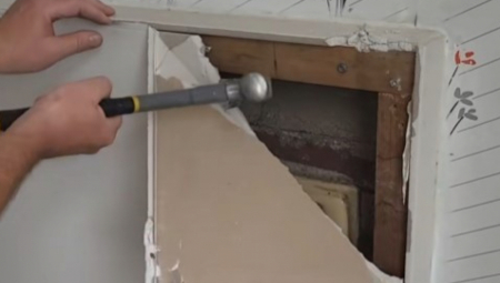 Mladi par iz Lidsa, Zapadni Jorkšir, ostao je u šoku kada je tokom renoviranja napuštene kuće naišao na nešto neverovatno sakriveno u zidu