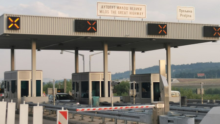 Radovi na izgradnji Moravskog koridora ubačeni su u petu brzinu, a krajem septembra i početkom oktobra ova saobraćajnica spojiće se sa auto-putem Miloš Veliki.