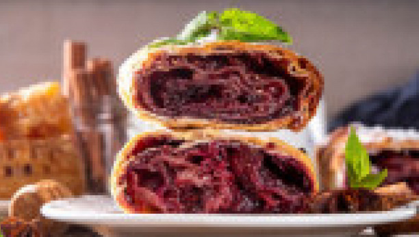 štrudla sa višnjama