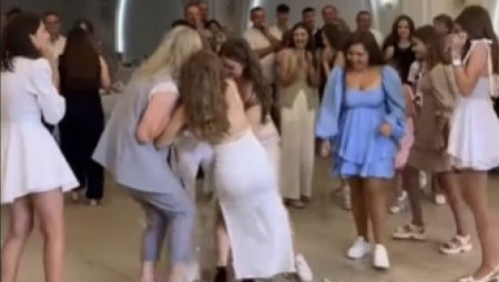 Na jednoj svadbi u Srbiji dogodila se nesvakidašnja scena koja je ubrzo postala hit na društvenim mrežama