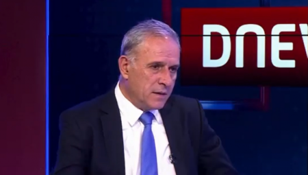 Opozicionar se takođe ostrvio na predsednika Rusije Vladimira Putina, kog je optužio da će „trampiti Kosovo za Donbas“