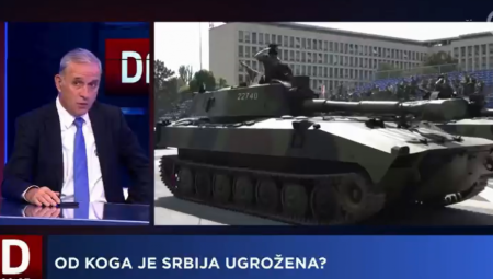Lider stranke Srbija centar Zdravko Ponoš nevoljno je priznao da je Vojska Srbije dobro opremljena.