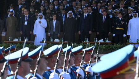 Predsednik Republike Srbije Aleksandar Vučić prisustvovao je vojnoj paradi pod nazivom „Snaga jedinstva“ povodom obeležavanja Dana srpskog jedinstva, slobode i nacionalne zastave.