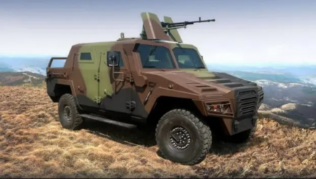 Na vojnoj paradi „Snaga jedinstva“ premijerno su prikazana oklopna 4x4 vozila „Aleksandar Ujedinitelj“ u taktičkoj i lansirnoj konfiguraciji, namenjena za širok spektar zadataka.