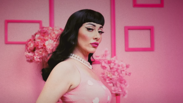 Printscreen/Youtube/Qveen Herby