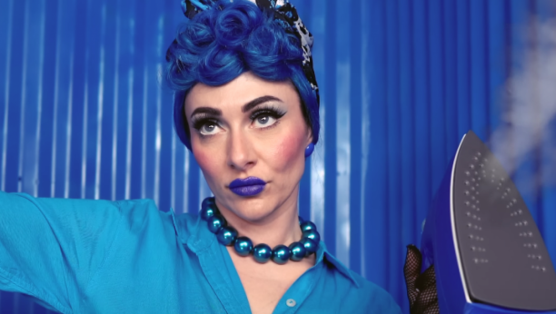 Printscreen/Youtube/Qveen Herby