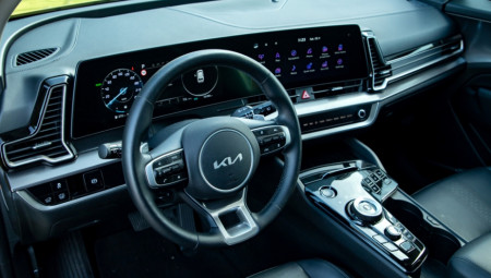 Ujutru i uveče već se smrzavamo jer se organizam polako navikava na promene temperature. Isto se dešava i sa našim automobilima