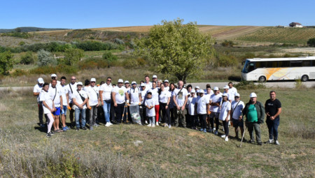 Ministarka zaštite životne sredine Sara Pavkov danas je u Nacionalnom parku „Fruška gora“ zajedno sa velikim brojem mladih, kao i zaposlenih u ovom nacionalnom parku, različitim aktivnostima na tri lokacije započela nacionalnu ekološku kampanju za mlade koja se realizuje pod sloganom „Priroda nema alternativu. Zato, deluj i ti!“.