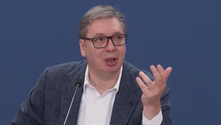 Predsednik Srbije Aleksandar Vučić obratio se javnosti povodom novih mera države u korist građana Srbije.