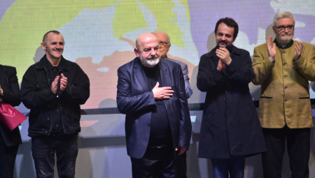 Glumci su sa tugom prihvatili ovu vest, a na društvenim mrežama se opraštaju od preminulog kolege.