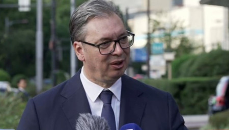 Predsednik Srbije Aleksandar Vučić stigao je danas u Njujork, čime je započeo posetu Sjedinjenim Američkim Državama, gde će učestvovati na 80. zasedanju Generalne skupštine Ujedinjenih nacija i obratiti se učesnicima u sredu, 24. septembra.