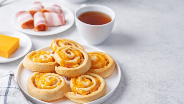 pužići sa šunkom i sirom