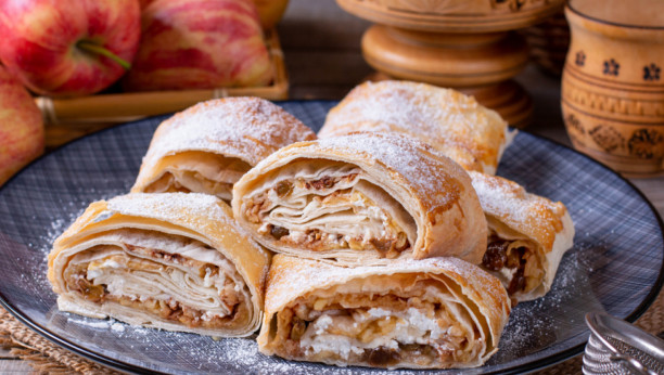 posna štrudla sa jabukama