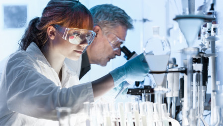 Naučnici su stvorili ljudske jajne ćelije u laboratoriji koristeći sličan proces kao onaj koji je korišćen za kloniranje čuvene ovce Doli, a zatim su ih vantelesnom oplodnjom (IVF) pretvorili u embrione.