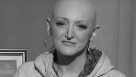 Tokom trogodišnje borbe o najtežim trenucima neretko je pisala na društvenim mrežama