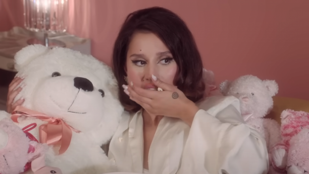 Printscreen/Youtube/RAYE