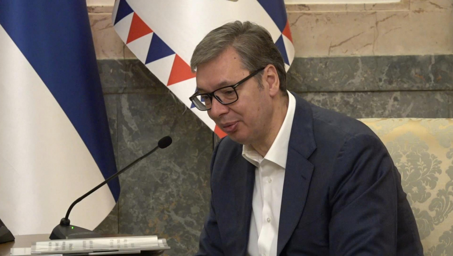 Sastanak predsednika Vučića sa osvajačem zlatne medalje u rvanju Aleksandrom Komarovim