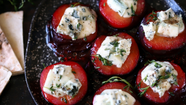 suve šljive sa slaninom