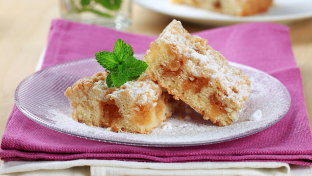 sipani kolač sa jabukama