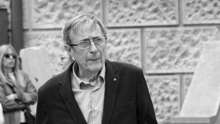 Zdravko Šotra ima bogatu biografiju