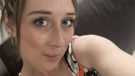 Alana Odiseos (32) teturala se po ulici prekrivena krvlju nakon što ju je njen 47-godišnji dečko Šejn Marč napao u julu prošle godine u Voltamstou, istočni London.