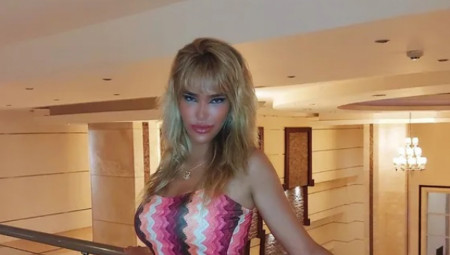 Zategnuta linija, prirodna lepota i stav prave dame bili su dovoljni da za samo nekoliko sati skupi na stotine lajkova i komentara