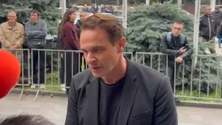 Enis Bešlagić pojavio se na komemoraciji Halidu Bešliću