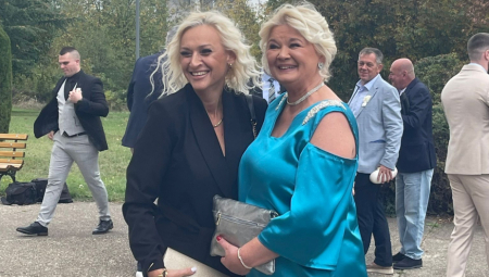 Među prvima su se pojavili njegovi članovi porodice, majka Tanja i otac Dejan