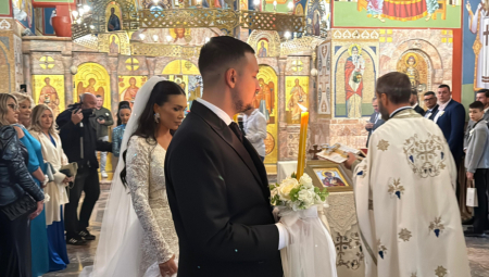 Pevač se pred Bogom zakleo na večnu ljubav