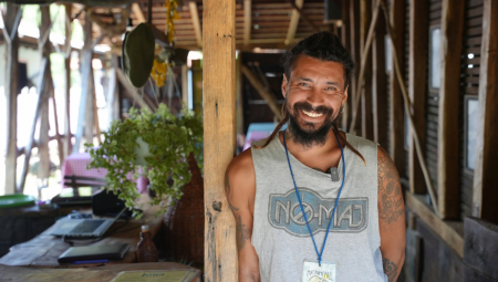 Podno Magliča nalazi se prava mala internacionalna zajednica, u kojoj volonteri iz čitavog sveta žive u rade u skladu sa prirodom u Magličgradu.