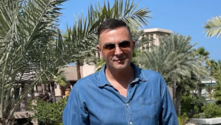 Povukao se iz javnog života, pa se oprobao u novom zanimanju