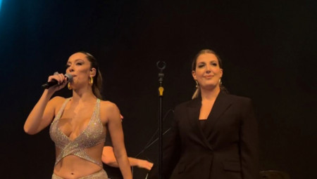 Izvela koleginicu na binu