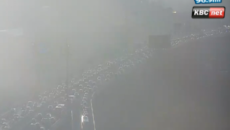 Tramvajske linije 7L, 9 i 13 trenutno ne saobraćaju zbog zastoja na mostu na Adi, do kojeg je došlo jer gori plastika na šinama