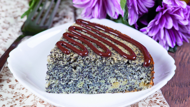 posni kolač sa jabukama i makom