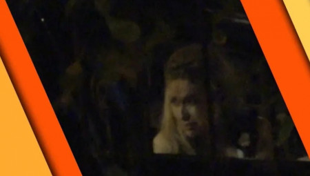 Pevačica vidno uznemirena