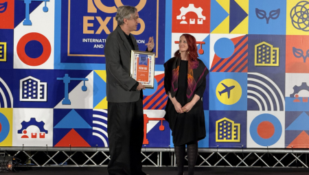 Specijalno priznanje „Vizija 100“ za doprinos jačanju ekonomskih veza u regionu dodeljeno je Privrednoj komori Srbije, a uručeno predsedniku PKS Marku Čadežu na svečanoj ceremoniji u okviru 100 EXPO - Međunarodnog sajma privrede i konferencije u Sarajevu.